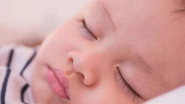 Крупным Планом Портрет Ресницы Детском Лице Азиатского Спящего Кровати Пока — стоковое фото
