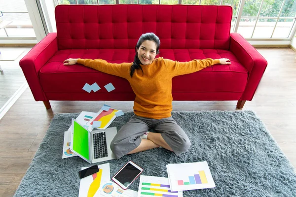 Arbeit Von Hause Aus Junge Asiatische Schöne Frau Mit Laptop — Stockfoto