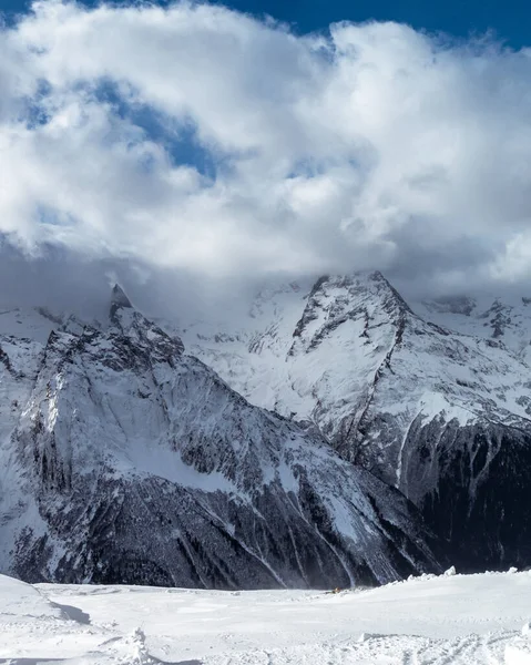 Вид Кавказькі Вершини Тумані Великий Кавказький Хребет Домбей — стокове фото