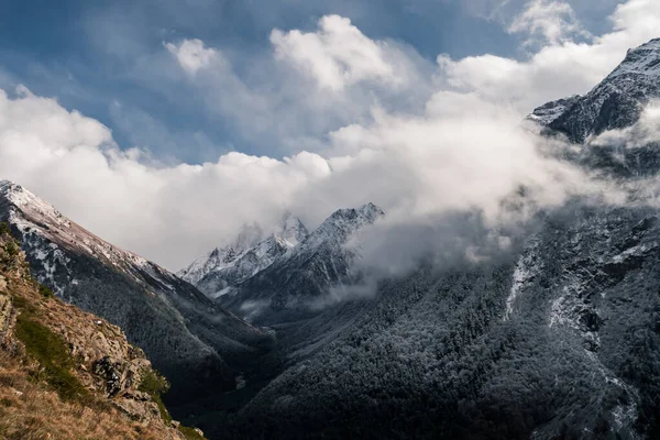 Kaukasus Bergen Rusland Prachtig Landschap Natuur Bewolkte Bergachtige Achtergrond — Stockfoto