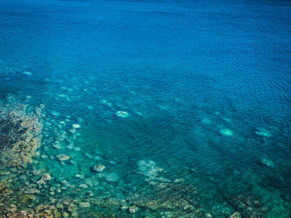 Superfície Mar Com Ondas Pequenas Vista Superior Tons Cor Azul — Fotografia de Stock