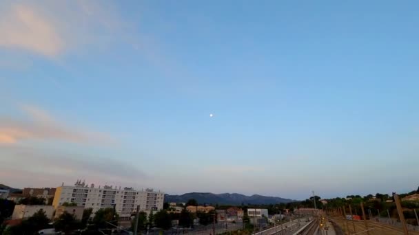 Prise Vue Gare Aubagne Peut Voir Lune Plein Jour — 비디오