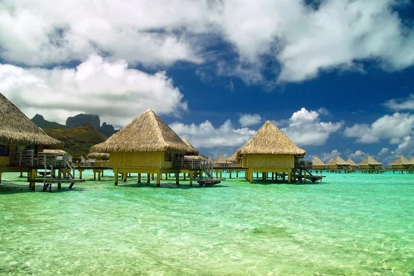 Bora Bora hotel lagoon bungalows — Stock Photo, Image