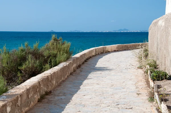 Straight sunny pathway and horizon. — Stock Photo, Image