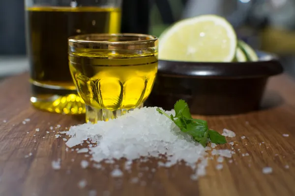 Olaj tengeri só koriander és a lime — Stock Fotó
