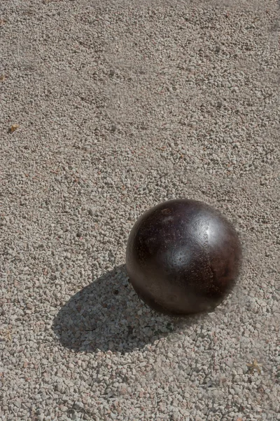 Bola de ferro — Fotografia de Stock