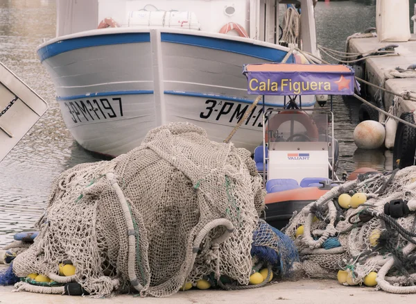 Cala figuera file çorap ve balıkçı teknesi limanda — Stok fotoğraf