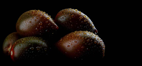 Красивые Спелые Помидоры Кумато Черном Фоне — стоковое фото