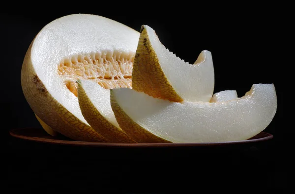 Slices Ripe Melon Half Melon Clay Plate — Stok fotoğraf