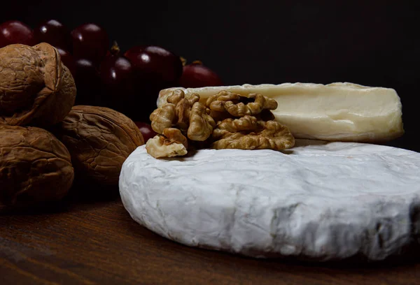 Circle Camembert Cheese Lies Wooden Board — Foto de Stock