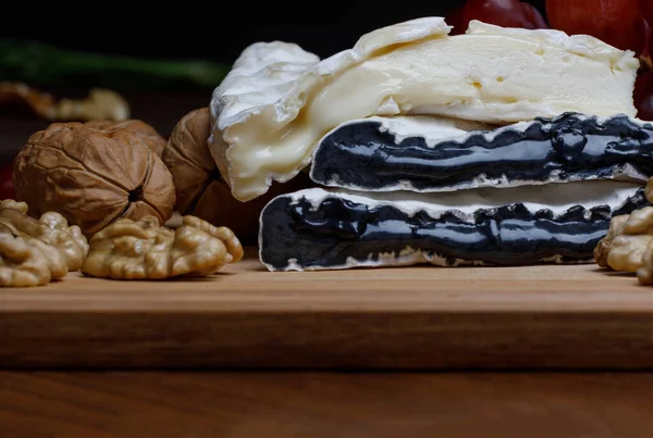 Black Cheese White Camembert Cheese White Crust Lie Wooden Board — Fotografia de Stock