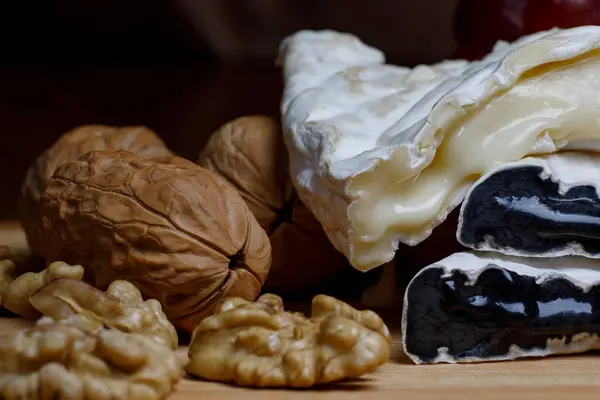 Black Cheese White Camembert Cheese White Crust Lie Wooden Board — Stok fotoğraf