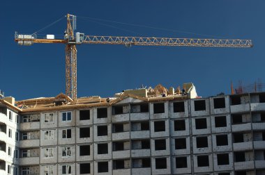 Vinç bina ve bina inşaat altında