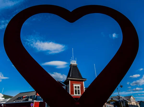Grand Coeur Encadre Une Maison Historique Akureyri Dans Nord Islande — Photo