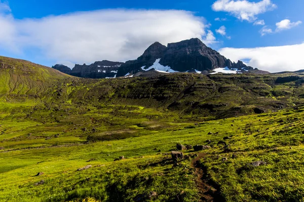 Cloud Shrouded Mountains Borgarfjordur Eystri Eastern Iceland — Stockfoto
