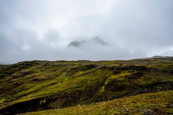 Cloud Shrouded Mountains Borgarfjordur Eystri Eastern Iceland — Φωτογραφία Αρχείου