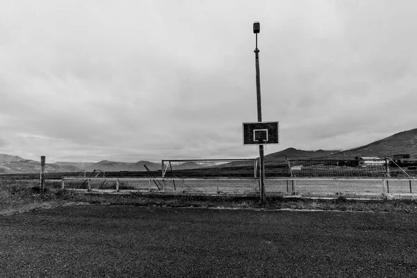 Abandoned Disused Basketball Court Icelandic Mountains Lowlands End Fjord Borgarfiordur — Fotografia de Stock