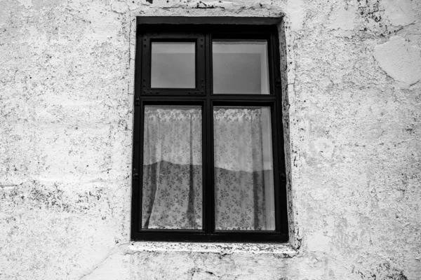 Black White Window Old Lace Curtains White Wall — Stockfoto