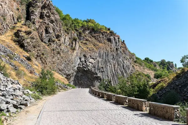 Pintoresco Camino Rocas Las Montañas Armenia —  Fotos de Stock
