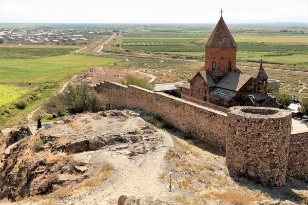 Armênia Khor Virap Setembro 2021 Mosteiro Monge Beira Penhasco — Fotografia de Stock