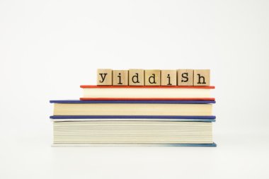 Yidiş dil kelime ahşap pullar ve kitaplar