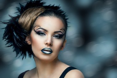 Kelebek kanatları gibi kirpik