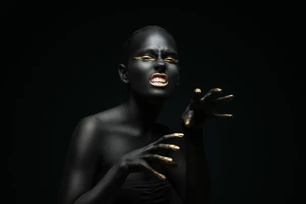 esmer kız altın makyaj Güzellik Portresi