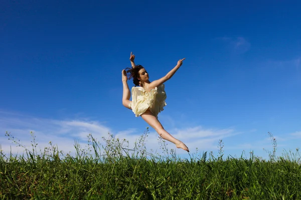 Jump to the sky — Stock Photo, Image