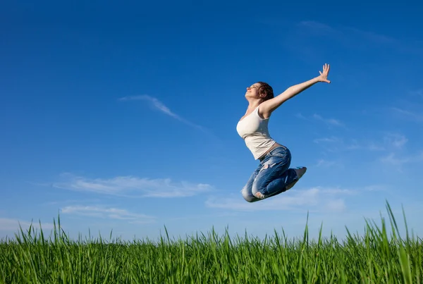 Sprung in den Himmel — Stockfoto