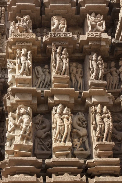 Szczegóły rzeźba na świątyni w khajuraho, madhya pradesh, indi — Zdjęcie stockowe