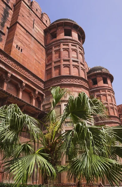 Türme der roten Festung (lal qila). altes delhi, indien — Stockfoto