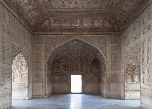 Beautiful carved room inside the palace at the Red Fort. Delhi, — Stock Photo, Image