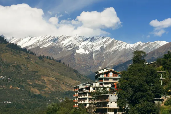 Гостьовий будинок в селі vashisht. — стокове фото