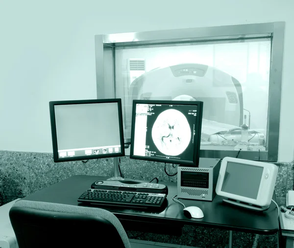 Máquina de tomografia computadorizada (CT Scan) no centro médico — Fotografia de Stock