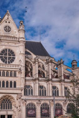 Samaritaine - güzel Art Nouveau, Art Deco mimarisi ve dekorasyonu olan büyük lüks mağaza - Paris, Fransa