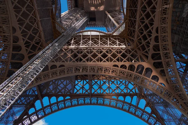 Der Ikonische Und Berühmte Eiffelturm Blick Von Unten Paris Frankreich — Stockfoto