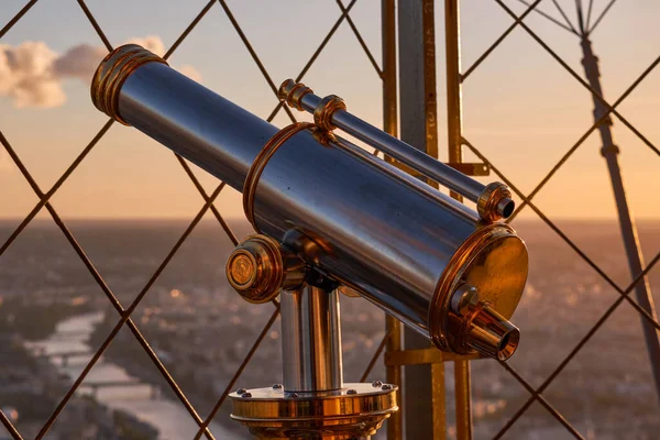 Pozorovací Dalekohled Horní Plošině Eiffelovy Věže Krásný Západ Slunce Paříž — Stock fotografie
