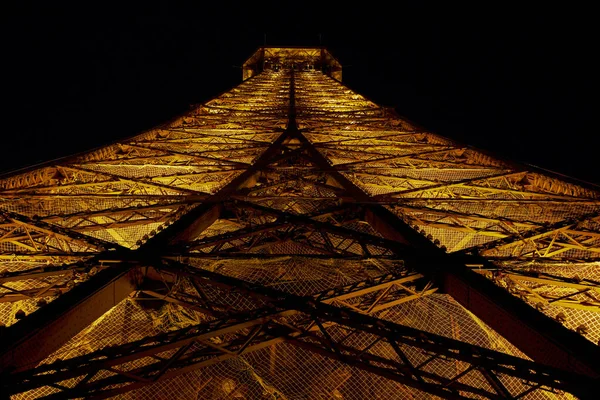 Tour Eiffel Emblématique Avec Lumières Allumées Nuit Vue Depuis Quai — Photo