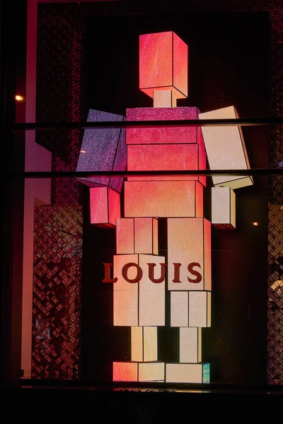 Illuminated Dummy Window Shop Luxury Cloth Brand Champs Elysees Night — Stockfoto