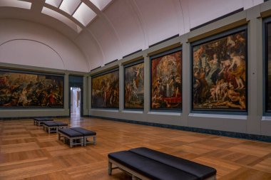 Müzede Klasik Resimli Boş Galeri - Paris, Fransa - İnsansız