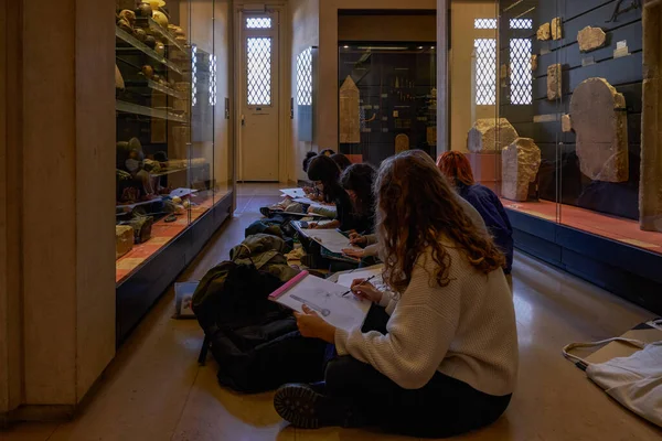 Young Women Art Students Drawing Museum Paris France — Stock Photo, Image