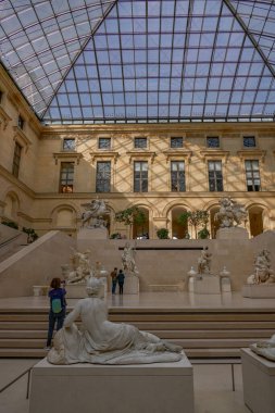 Cour Marly ve Heykelleri Müzede - Paris, Fransa - Cam ve Demir Tavan