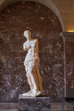 Müzedeki Başyapıt Venus de Milo - Paris, Fransa