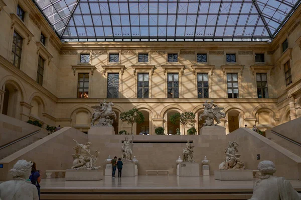 Cour Marly Las Esculturas Museo París Francia Vidrio Techo Hierro —  Fotos de Stock