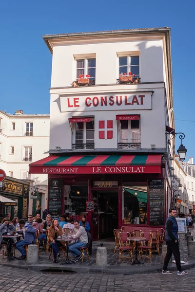Άποψη Του Τυπικού Paris Cafe Στην Περιοχή Montmartre Ένας Δημοφιλής — Φωτογραφία Αρχείου