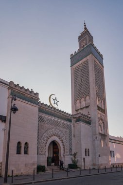 The Hotel de Sully is a Louis XIII style private mansion, located in Marais. Built at the 17th century, it is nowadays Centre des monuments nationaux