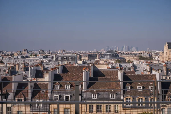 View Parisian Skyline Eiffel Tower Traditional Roofs Chimneys Top Centre — Fotografia de Stock