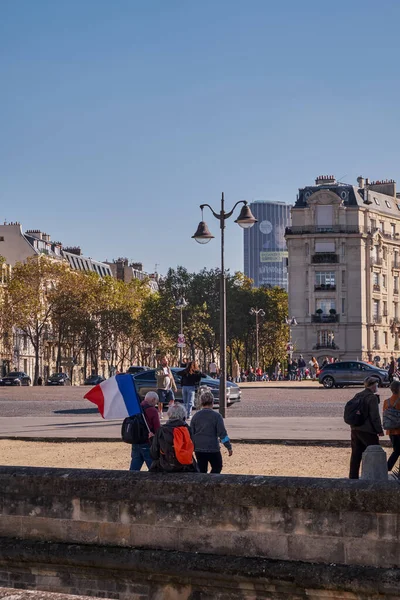 People Parading French Flag Les Invalides Paris France — Fotografia de Stock