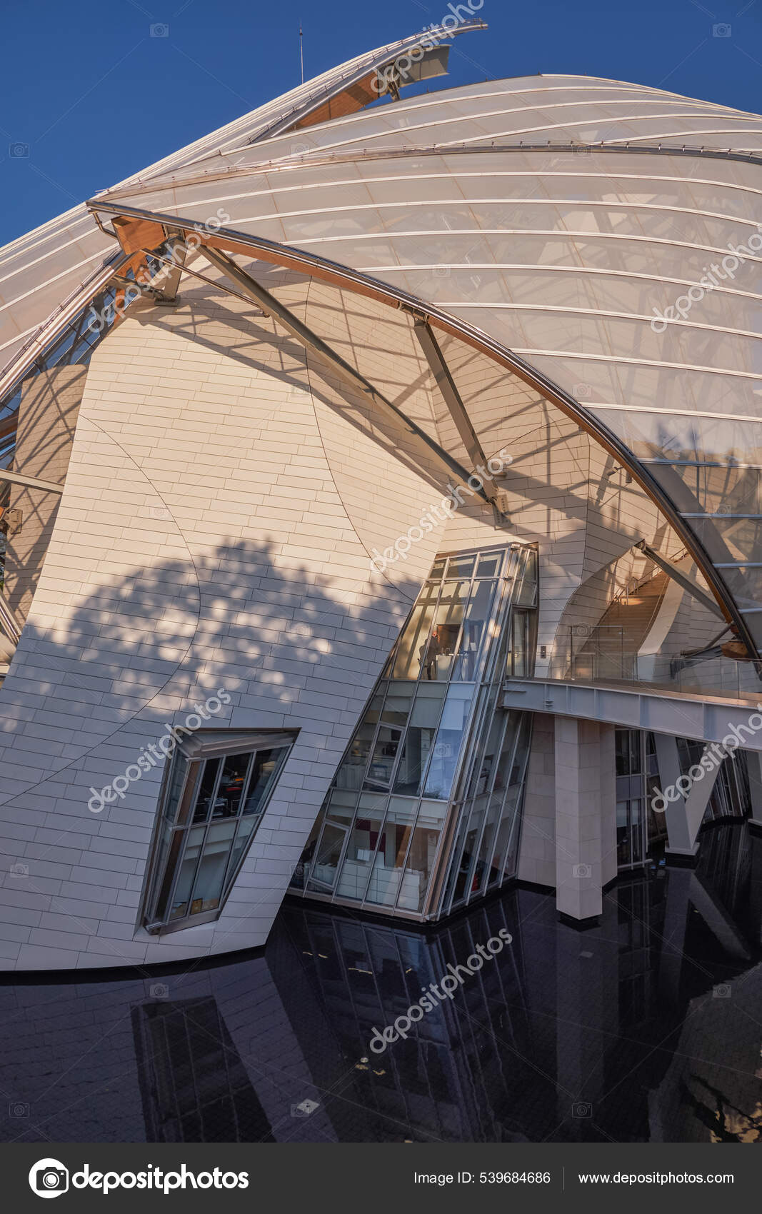 Frank Gehry: Fondation Louis Vuitton Paris - An Architect's