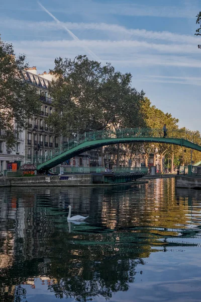 清晨的静谧与风景如画的圣马丁运河 法国巴黎 — 图库照片